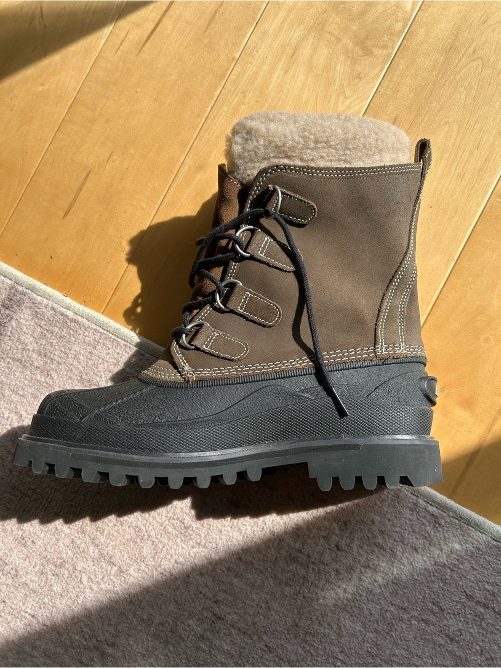Women’s Brown Winter Snow Boot with Faux Fur Lining